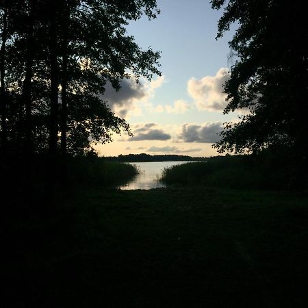 Domek Nad Jeziorem Otalzyno Pomieczyno Eksteriør billede
